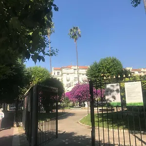 Roses & Ivy, Rue Du Congres , Nice France